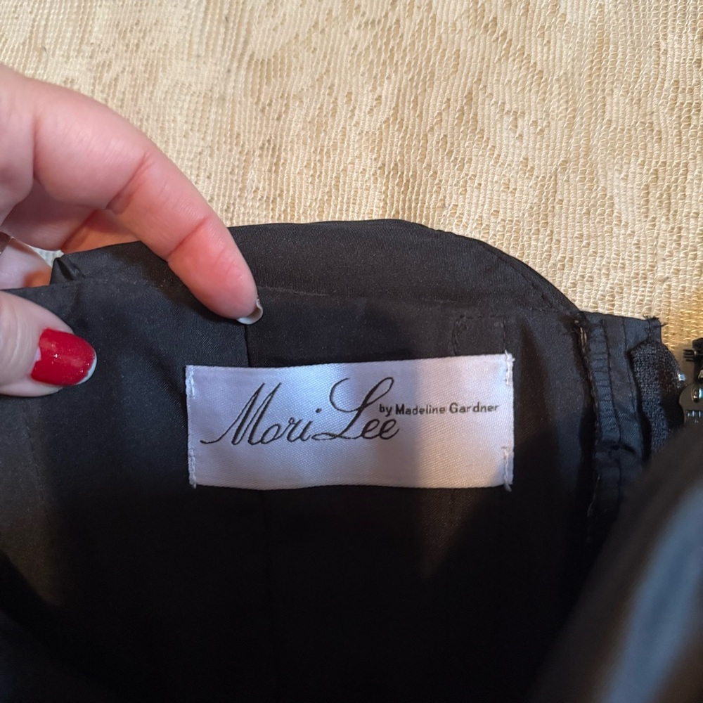 NWT MoriLee by Madeline Gardner black asymmetrical strap cocktail dress - Picture 3 of 13